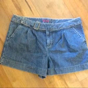 Elle denim pleated shorts size 16